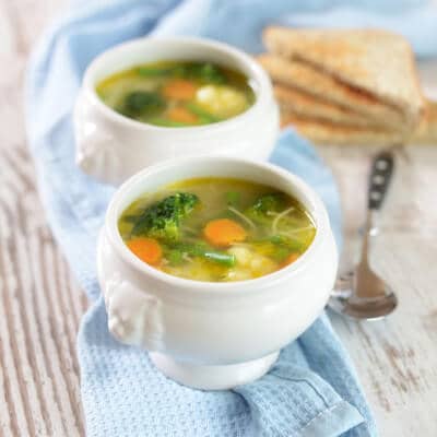 Gemüse Suppe in Tassen, HeppDirekt Suppen